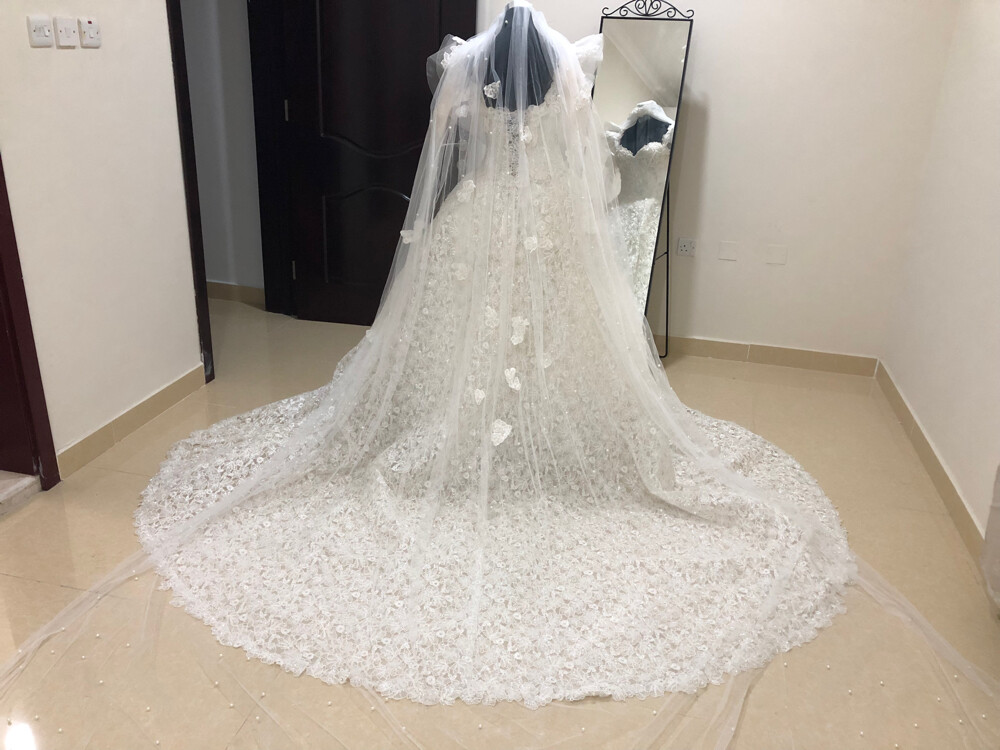 perfect use wedding dress  - 6