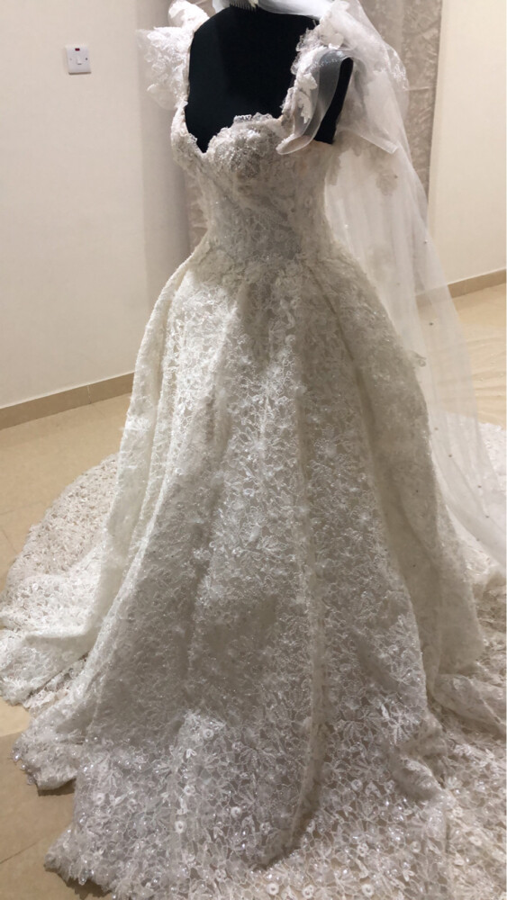 perfect use wedding dress  - 3