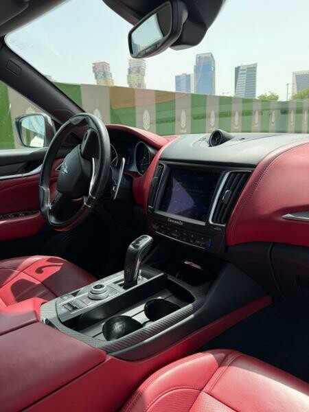 MASERATI LEVANTE GTS V8 - 9