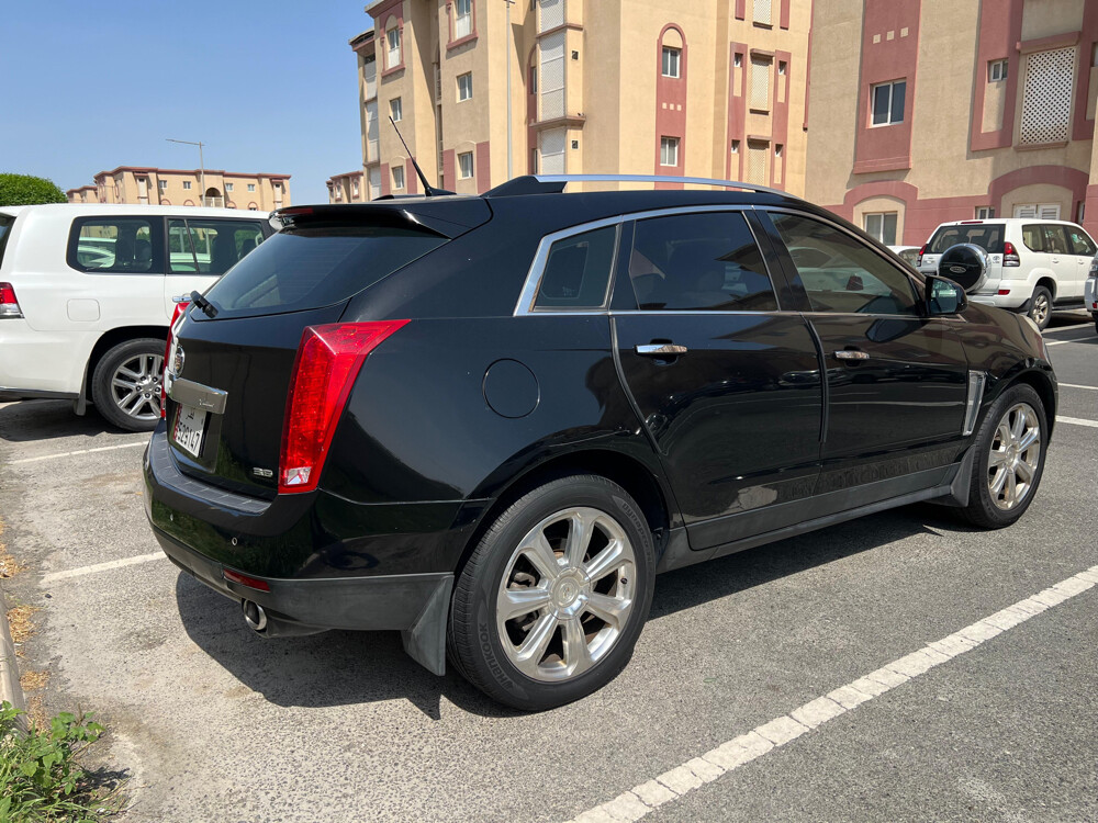 Cadillac SRX 4 - 6