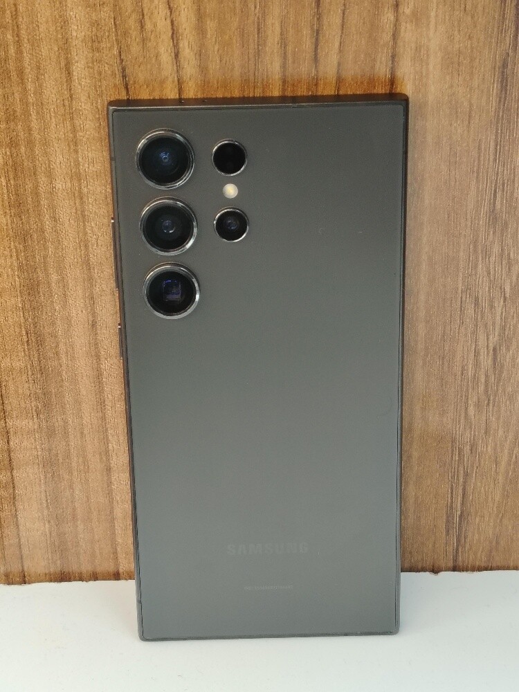 Samsung S24 Ultra 256GB 12GB RAM - 1