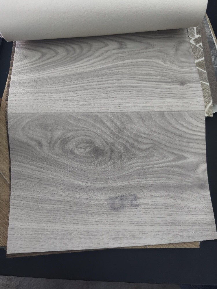 High-quality vinyl flooring. - 17