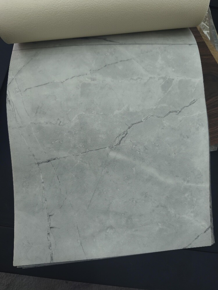 High-quality vinyl flooring. - 5