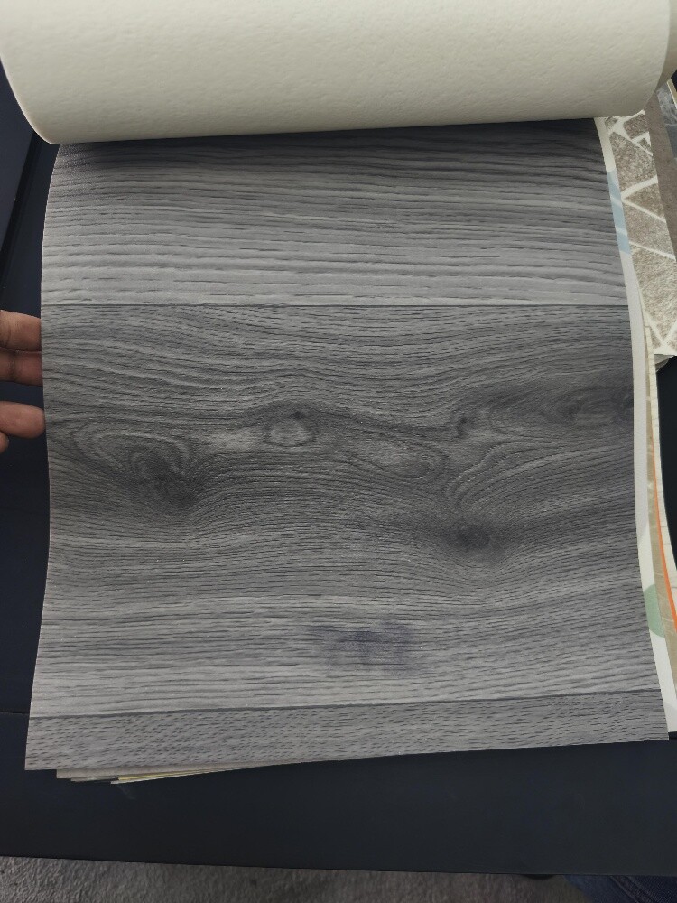 High-quality vinyl flooring. - 13