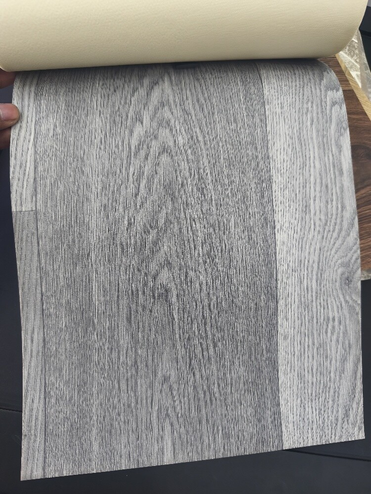 High-quality vinyl flooring. - 4