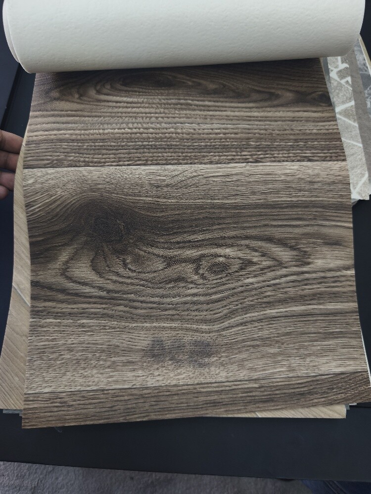 High-quality vinyl flooring. - 16