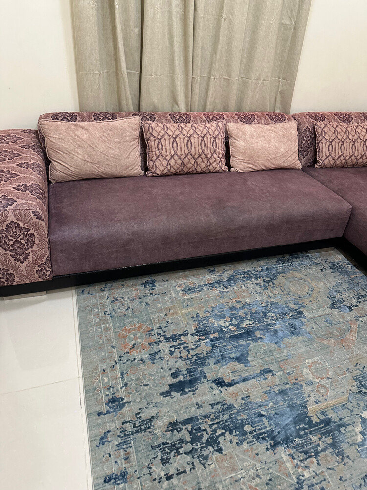 كنب نظيف جدا مع ٦ وسادات - 4