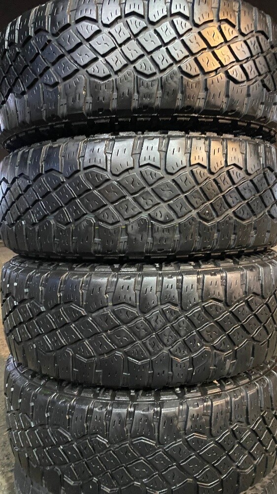 275/70/18 - 4