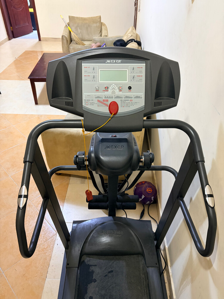 JKexer Vigor 7705M Treadmill - 4