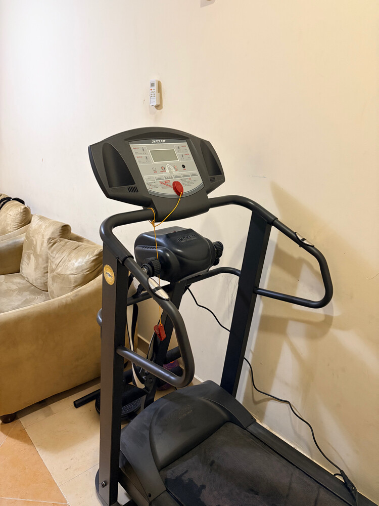 JKexer Vigor 7705M Treadmill - 1
