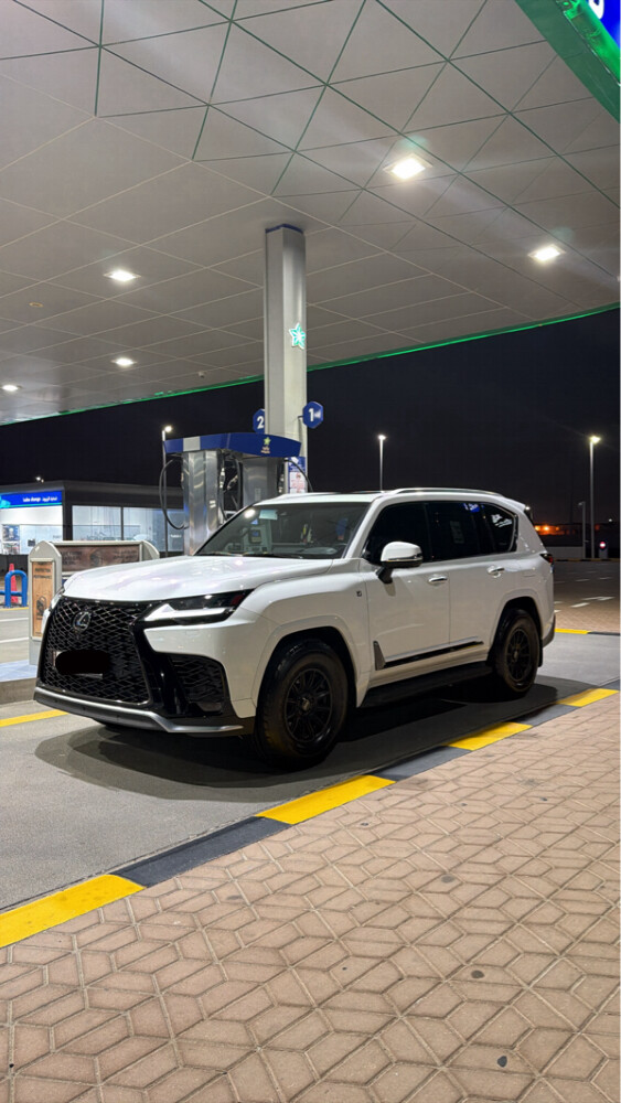 لكزس ٢٠٢٣ - 1