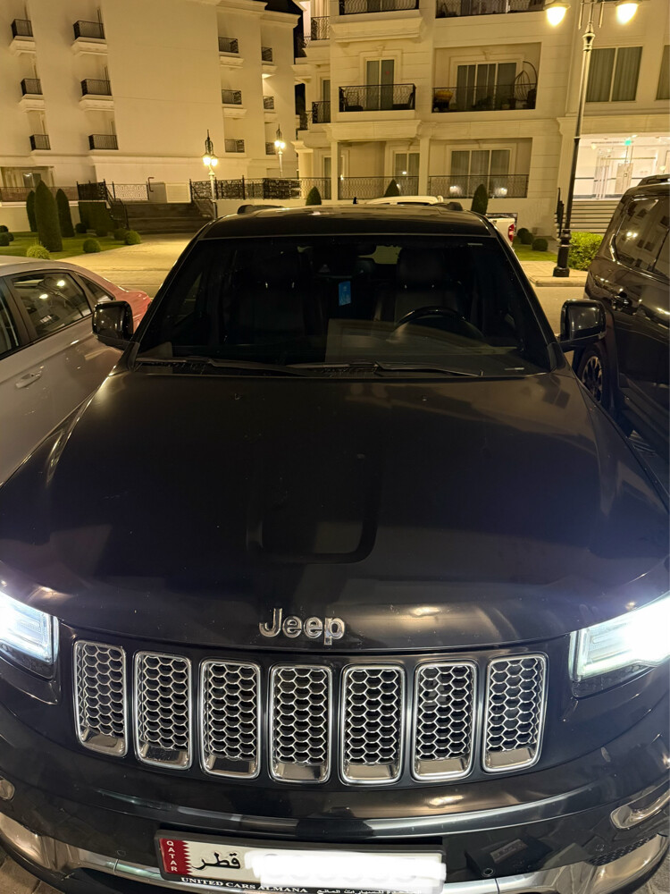 Grand Cherokee Summit- 5.7L HEMI V8 - 3