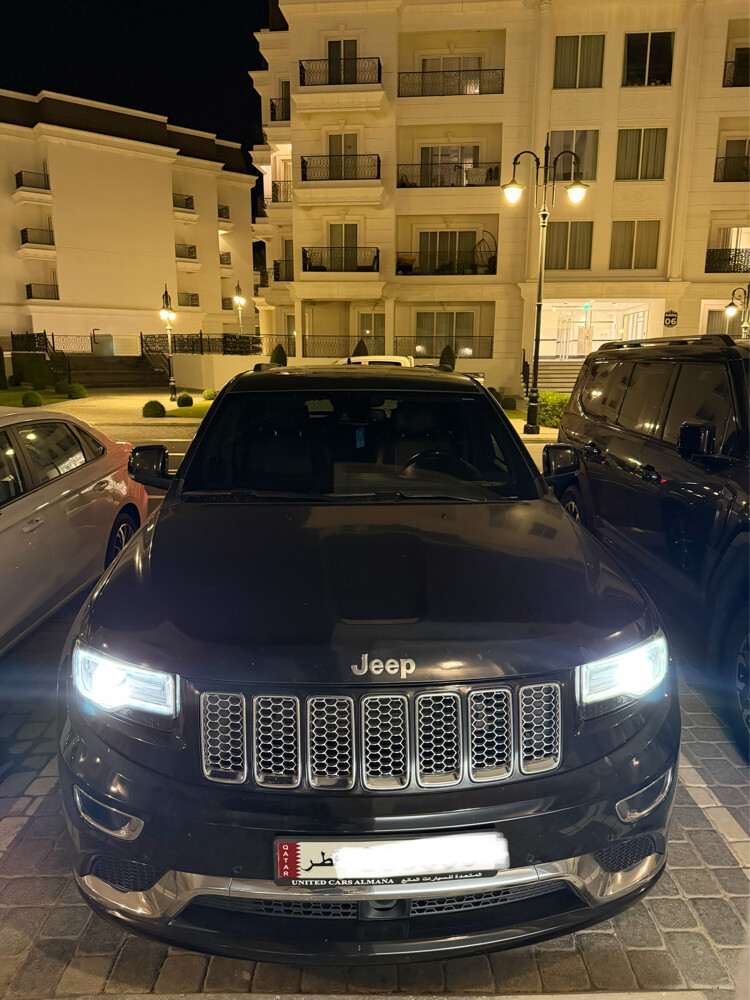 Grand Cherokee Summit- 5.7L HEMI V8 - 5