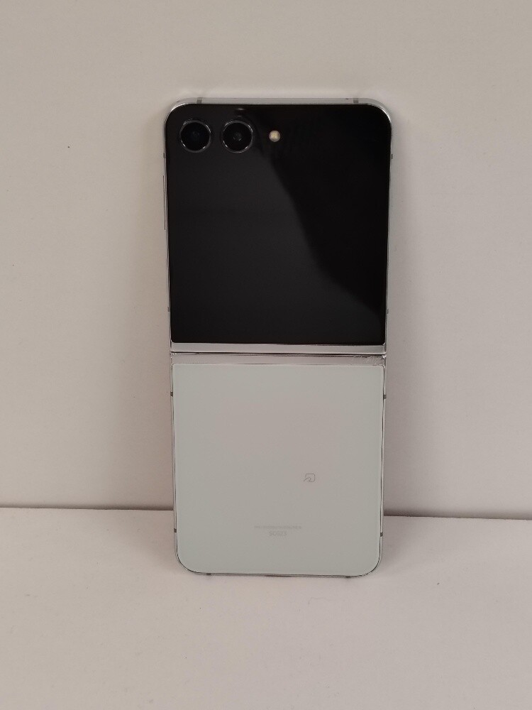 Samsung Z Flip (5) 256GB RAM 8GB - 2