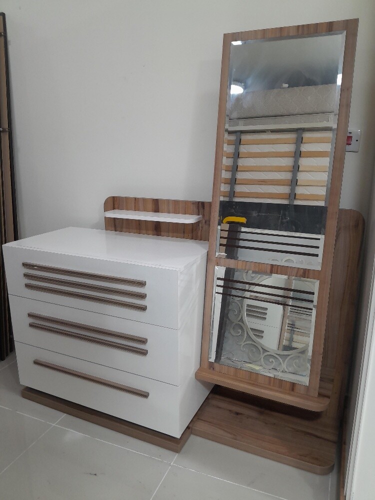 bad room seat SELL - 7