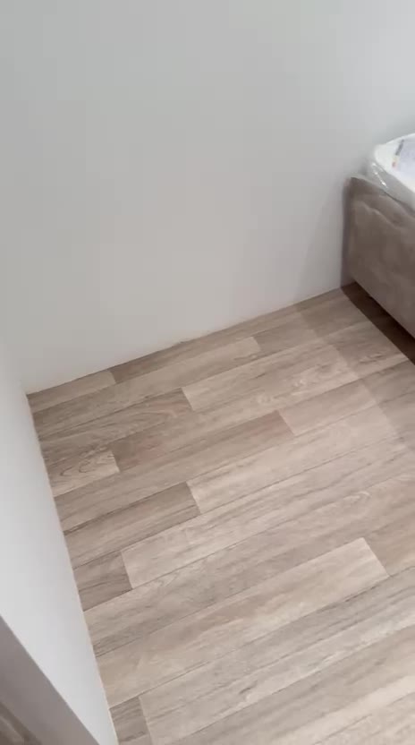 High-quality vinyl flooring. - 30