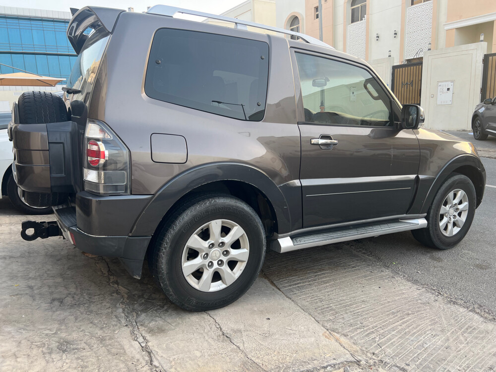 pajero 3 door - 1