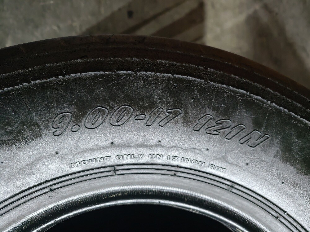 9.00/17 Maxxis Balloon 2025 - 4