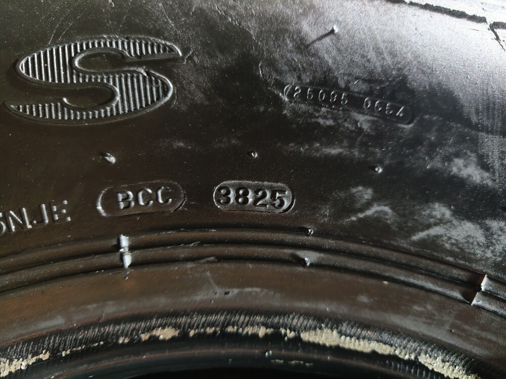 9.00/17 Maxxis Balloon 2025 - 6