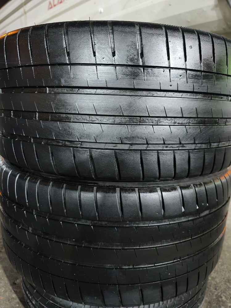 275/35/20 Michlin Tyre - 2