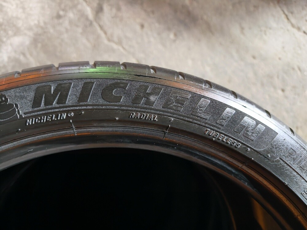 275/35/20 Michlin Tyre - 4