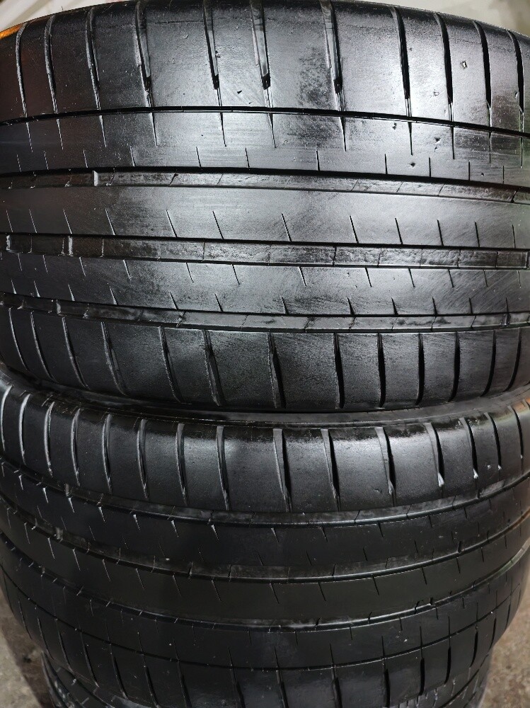 275/35/20 Michlin Tyre - 6