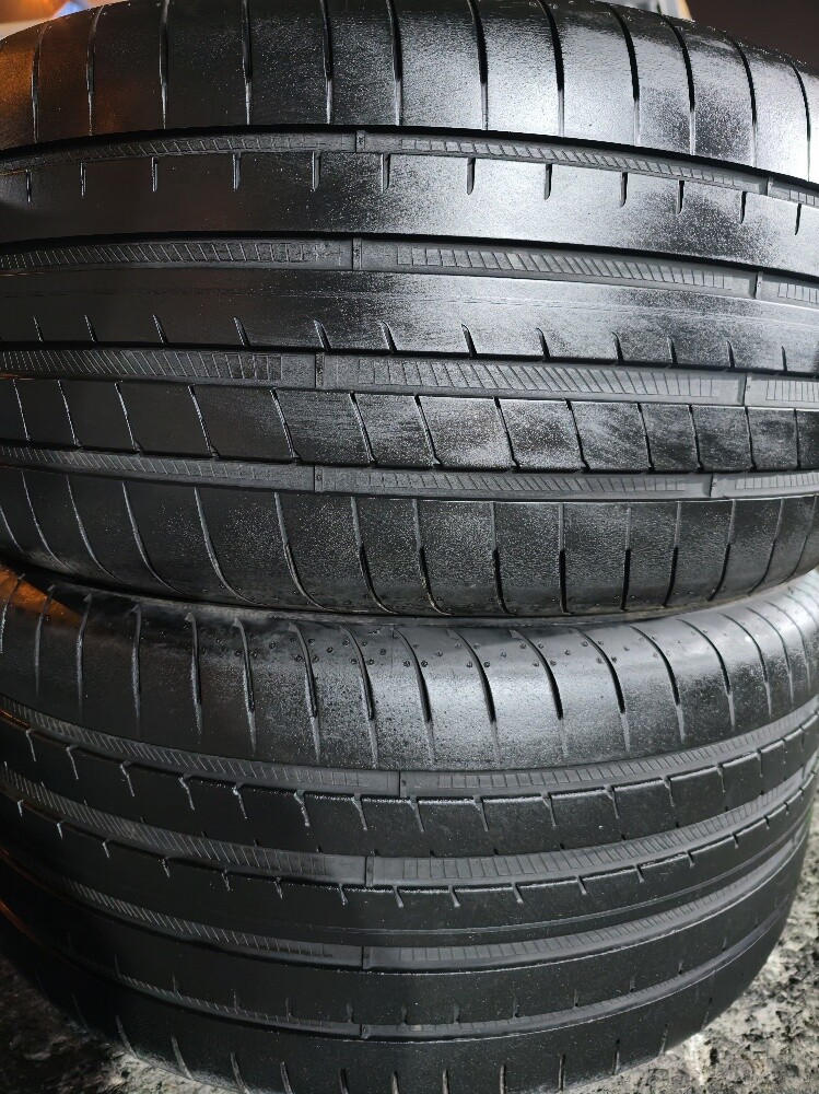 295/40/21 Goodyear Tyre - 2