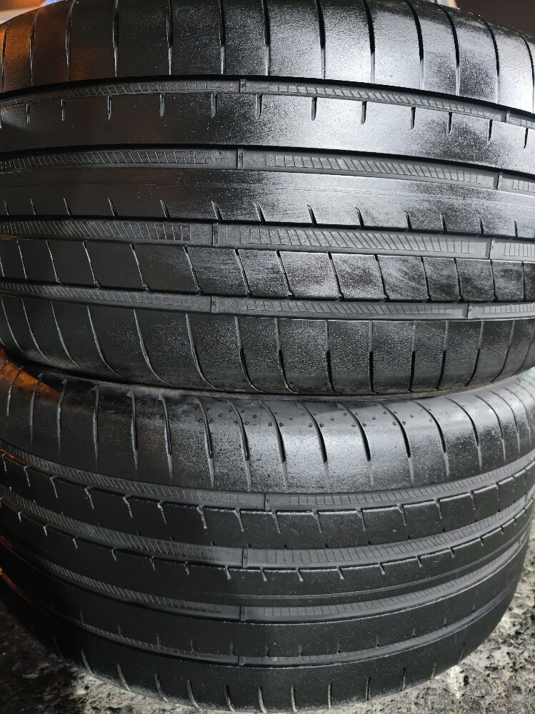 295/40/21 Goodyear Tyre - 6