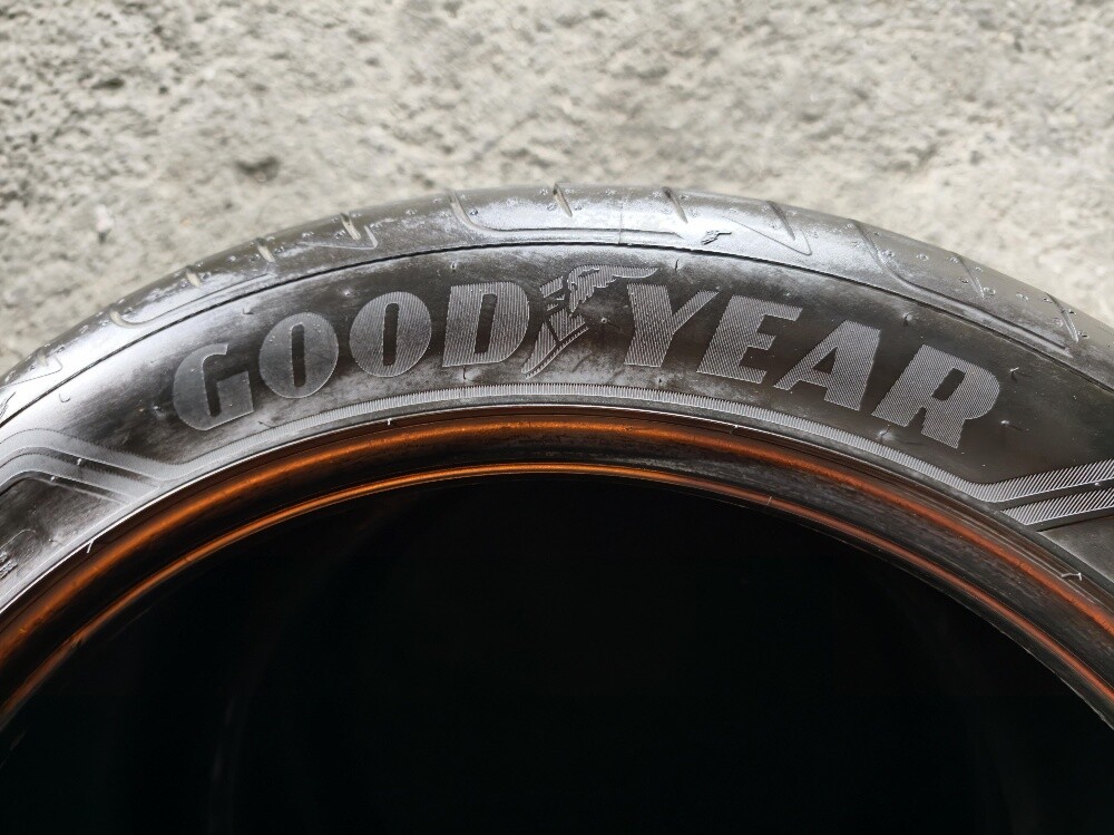 295/40/21 Goodyear Tyre - 4