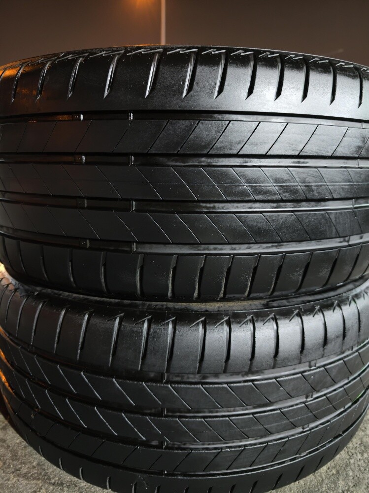 255/40/20 Bridgestone Tyre 2024 - 8