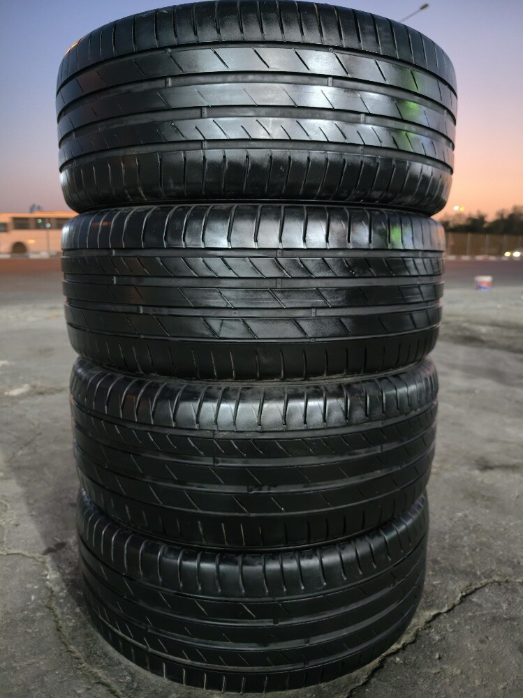 255/45/20 Kumho Tyre 2025 - 5