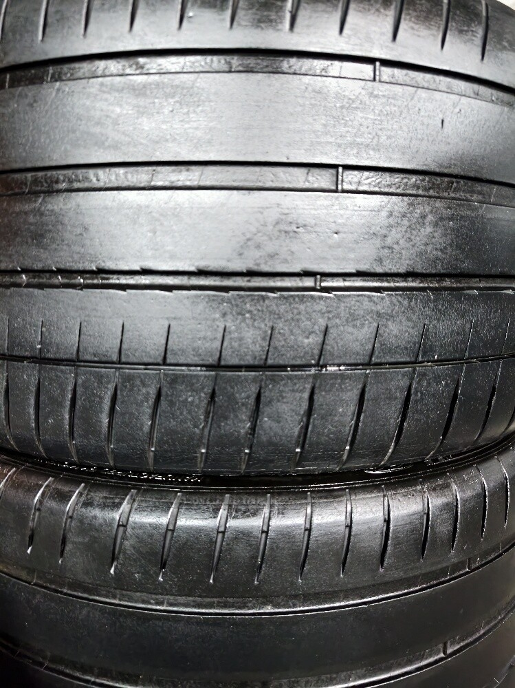 305/30/20 Michlin Tyre - 3