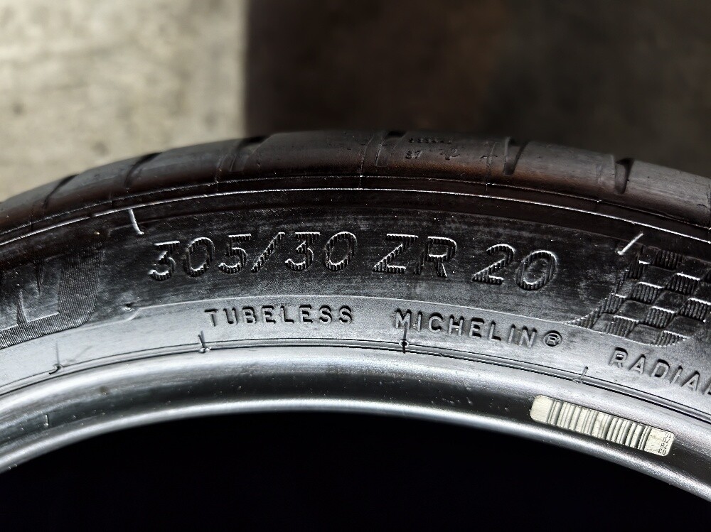 305/30/20 Michlin Tyre - 4