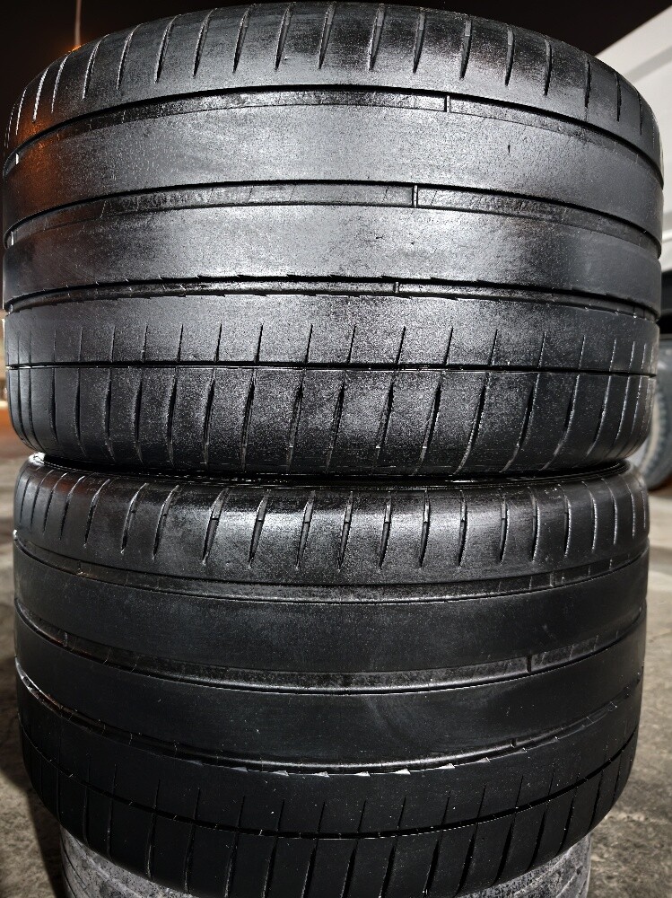 305/30/20 Michlin Tyre - 1