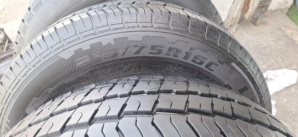 215/70R16 - 4
