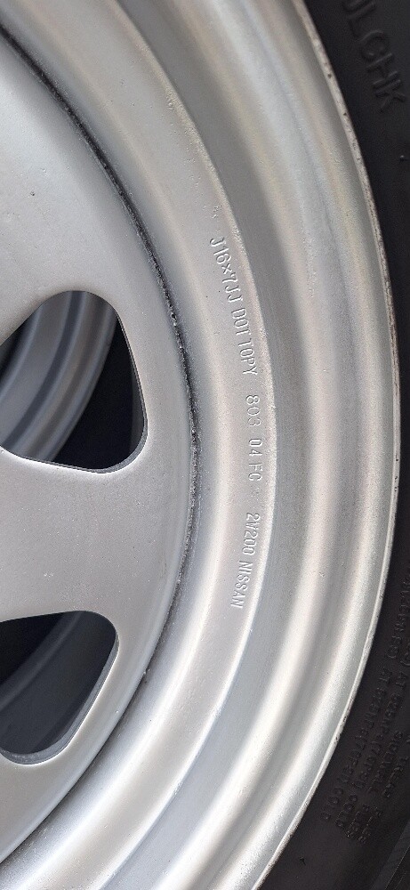 215/70R16 - 3