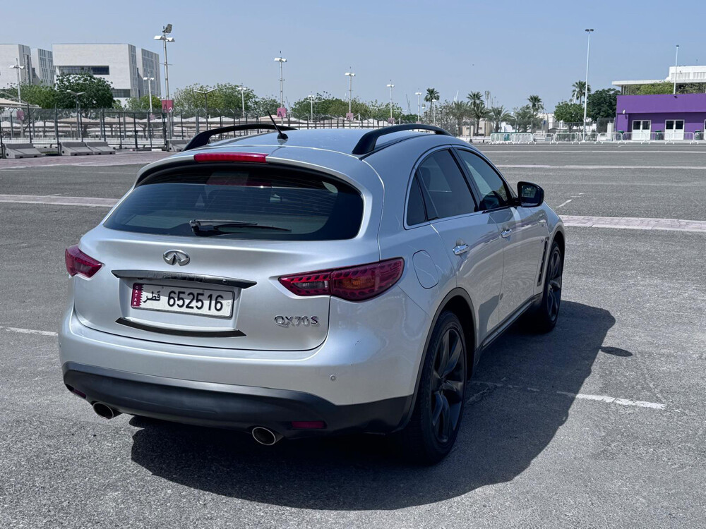 Sale - Infiniti QX70S 2015 -130k km - 16