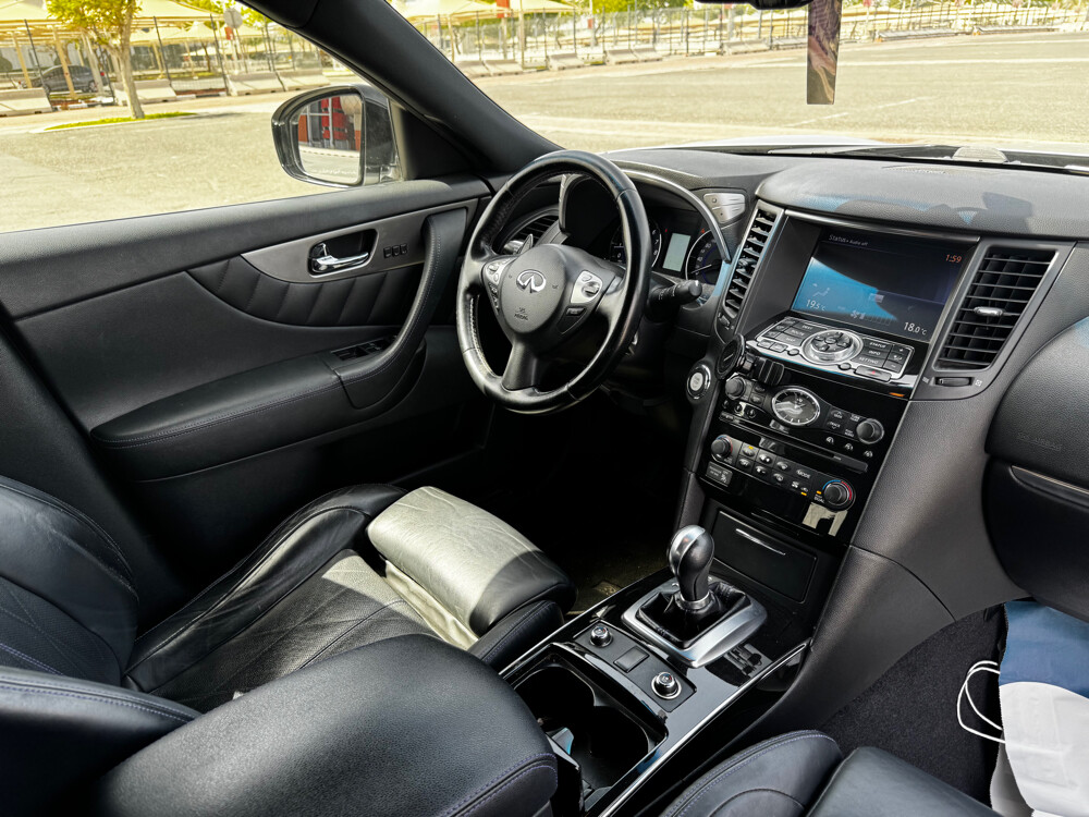 Sale - Infiniti QX70S 2015 -130k km - 8
