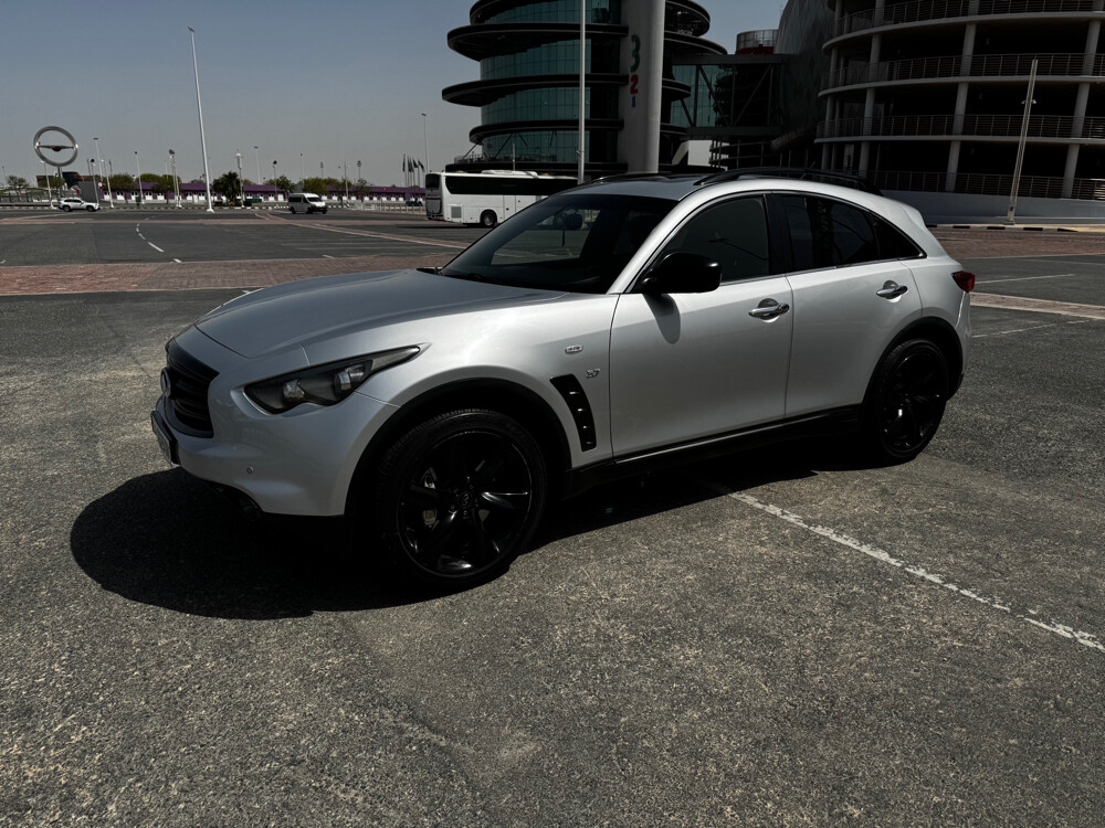 Sale - Infiniti QX70S 2015 -130k km - 6