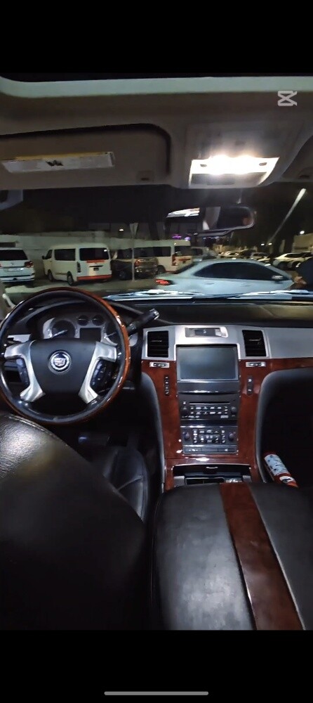 Cadillac Escalade 2011 - 24