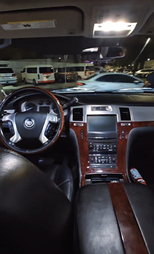 Cadillac Escalade 2011 - 23