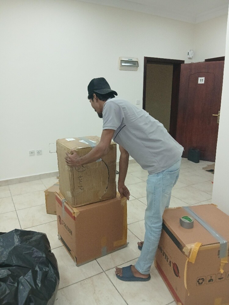 Are you looking for a moving compan - 4
