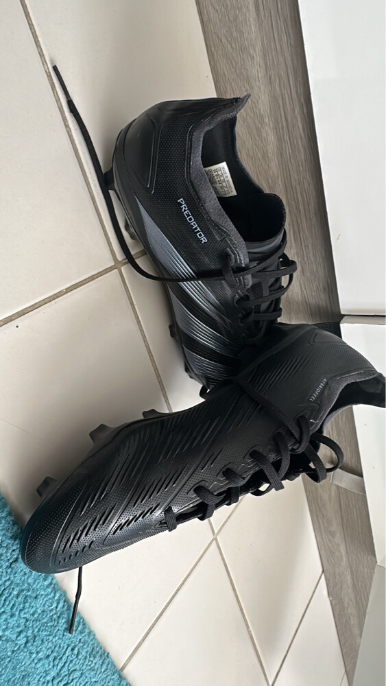 Predator all black League - 4
