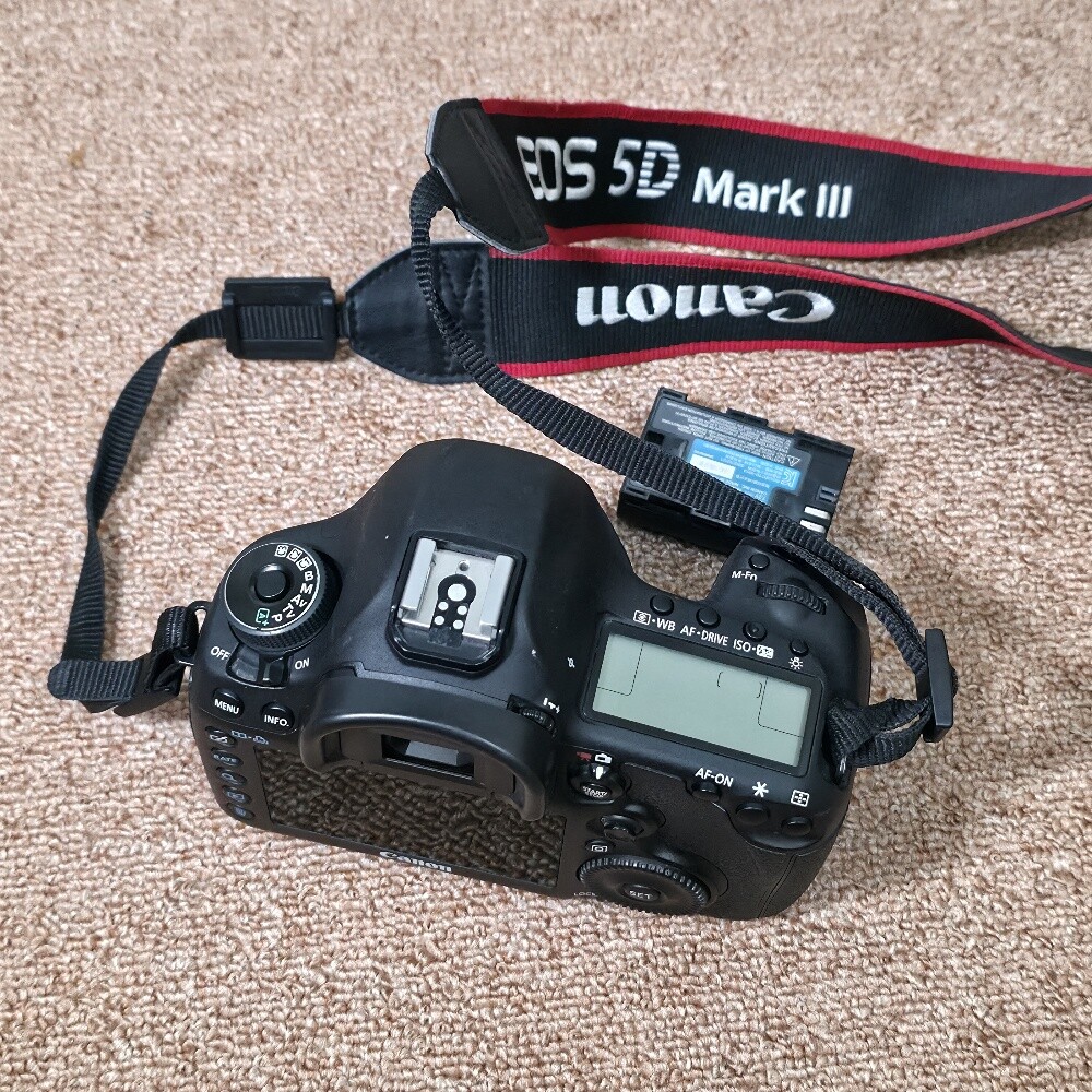 Canon 5D Mark iii - 3