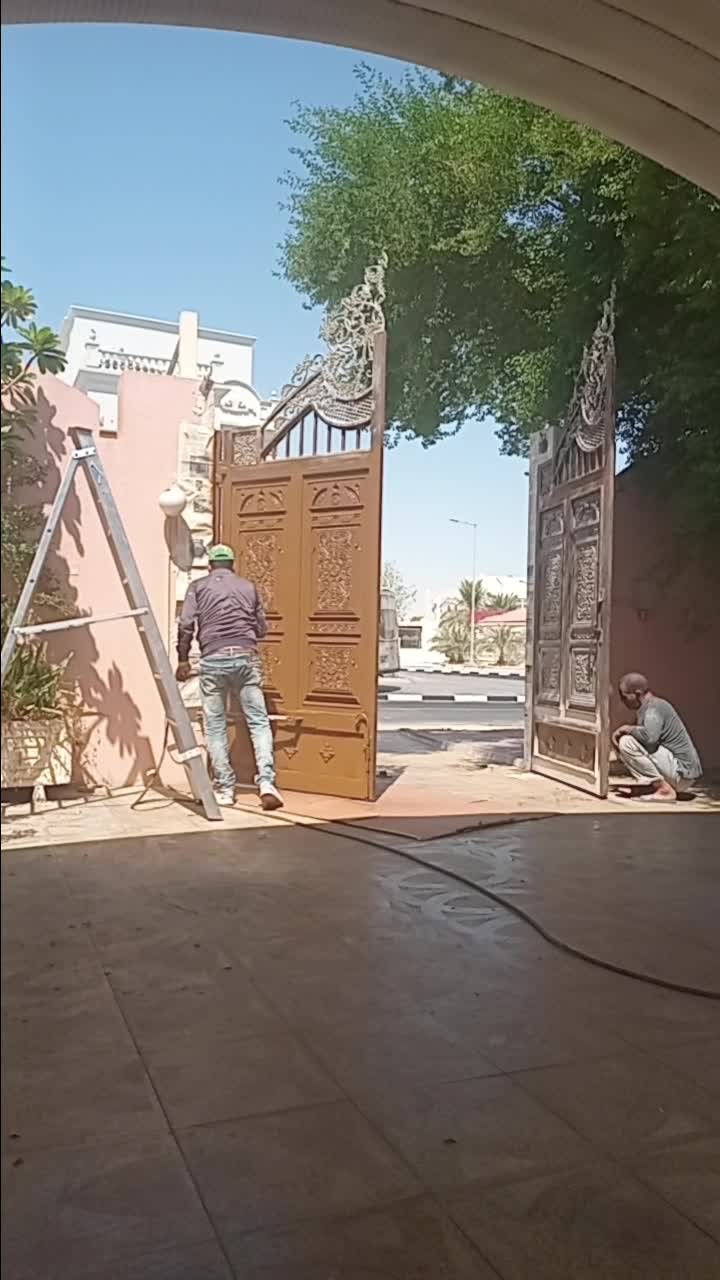 صبغ بوابات الحديد - 1