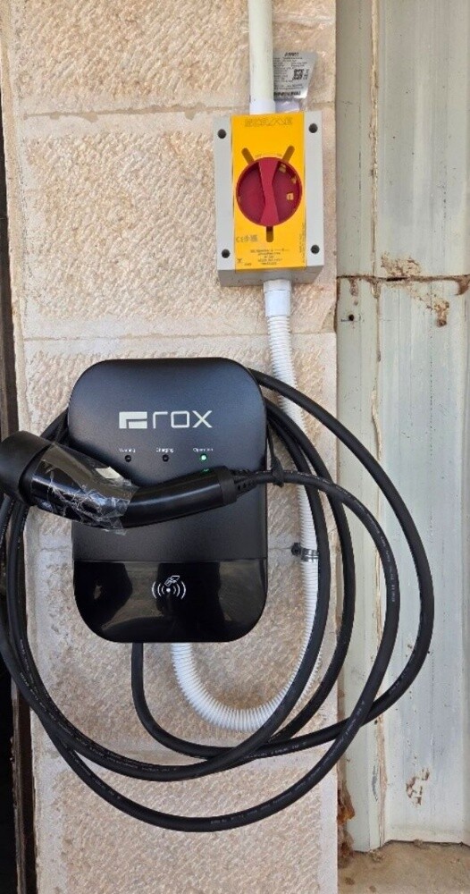 rox Tesla byd charge installation - 6