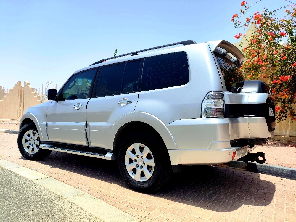 MITSUBISHI PAJERO GLS V6 3.5L, 4WD - 7