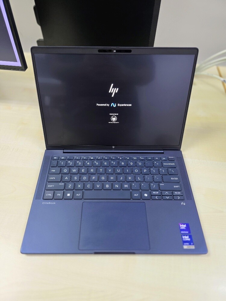 HP Elitebook Ultra 7 32GB 512GB 14" - 15