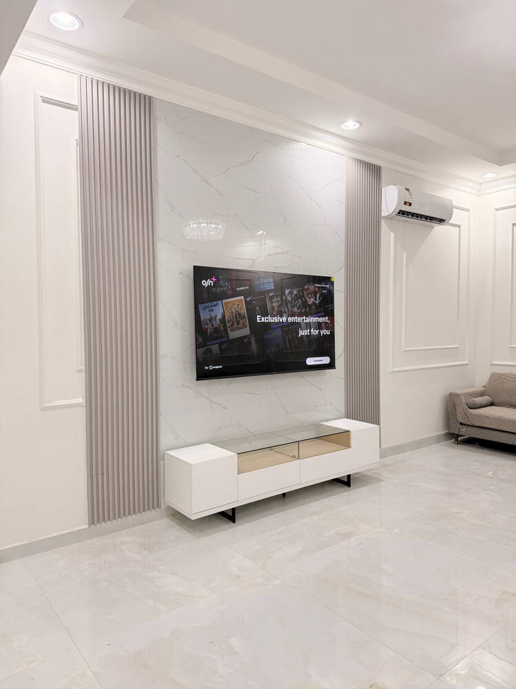 Tv & Home Decoration - 4
