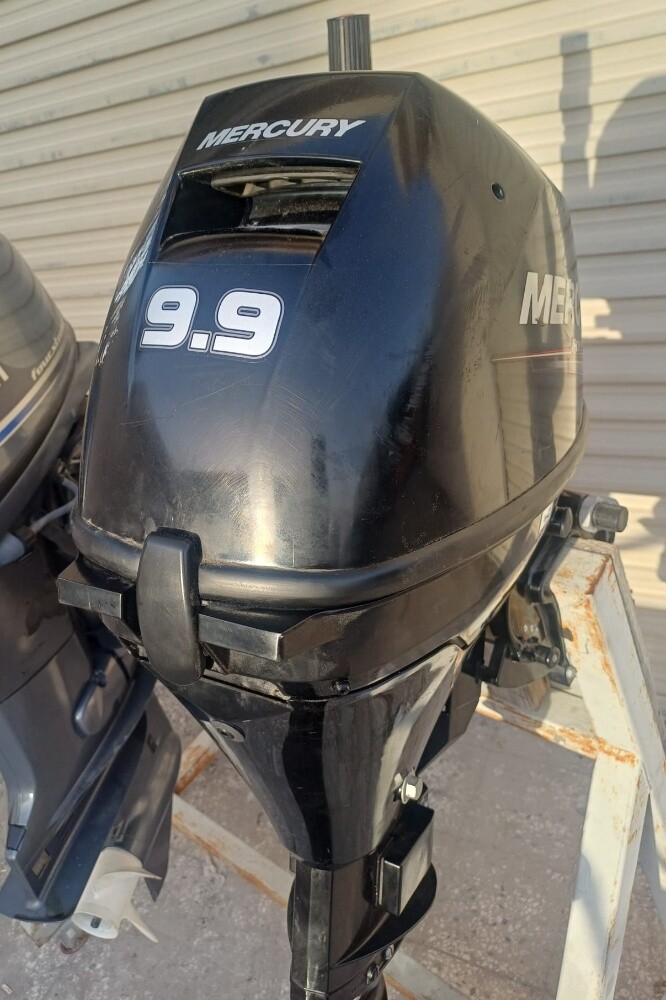 Mercury 9.9hp Outboard engine - 1